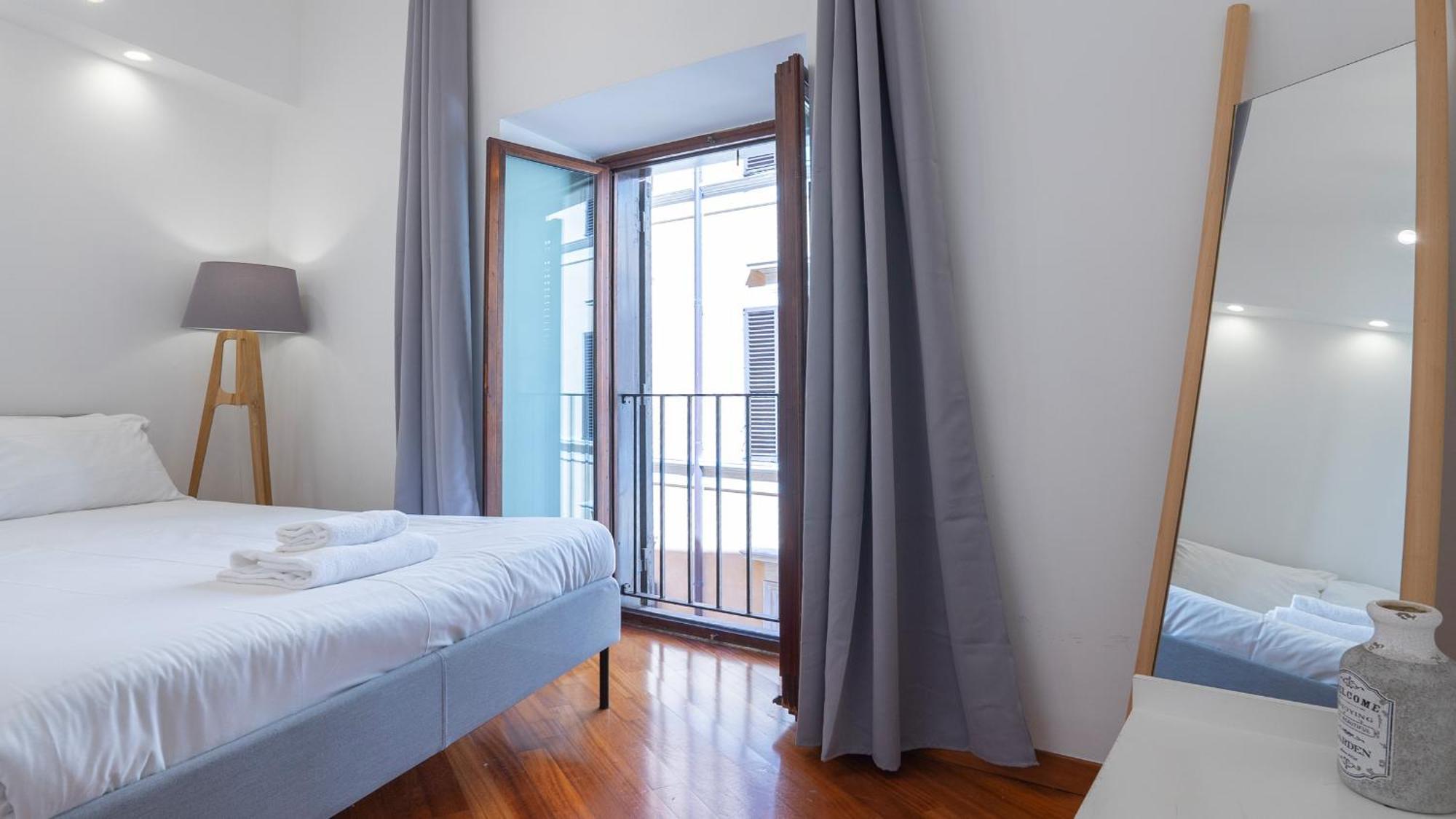 Piazza Navona Elegant And Three-room Appartement *
